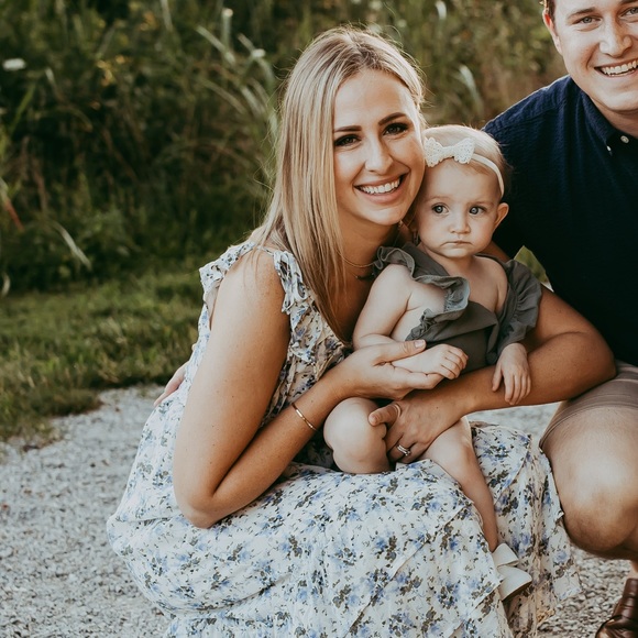 Meet your Posher, Olivia - Picture 1 of 1